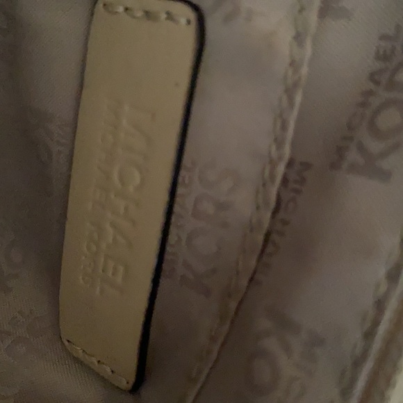 Michael Kors shoulder bag. Cream/off white. - Picture 3 of 4